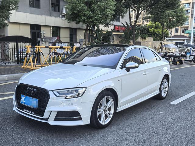Audi A3 2018 30th Anniversary Year Limousine 35 TFSI Style