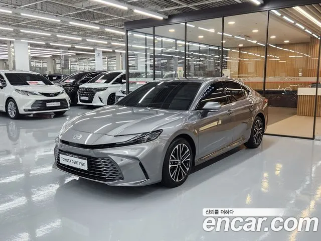 Toyota Camry 2.5 XLE Hybrid