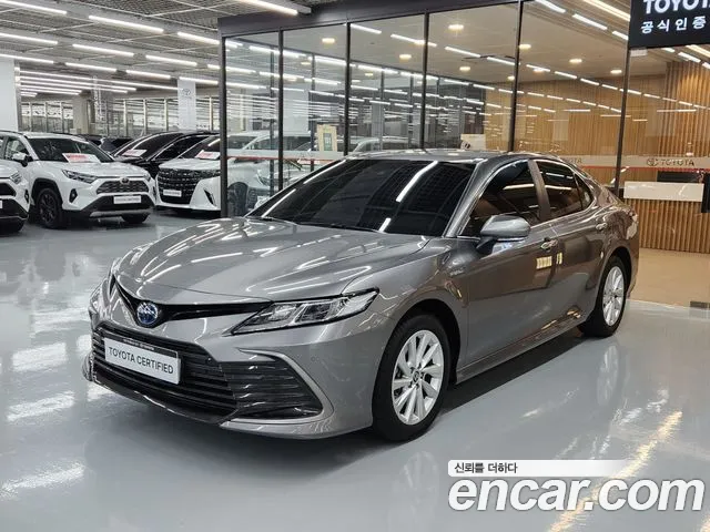 Toyota Camry 2.5 LE Hybrid