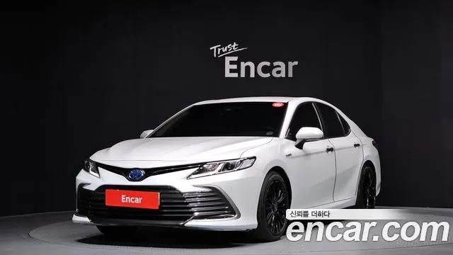 Toyota Camry 2.5 LE Hybrid