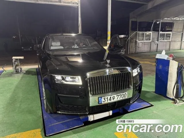 Rolls-Royce Ghost 6.7 EWB V12