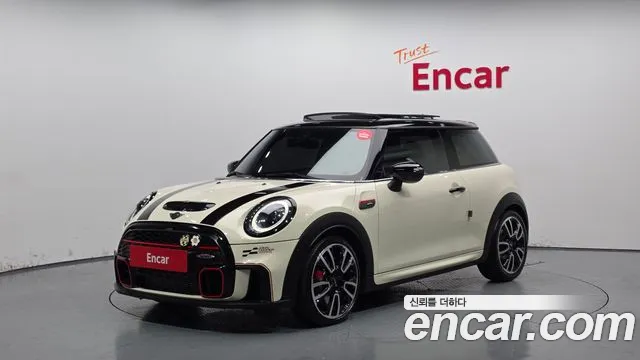 Mini Cooper JCW Launch Pack