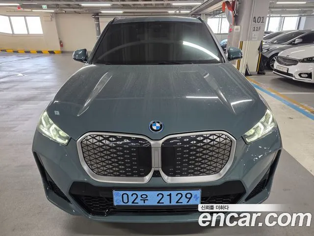BMW iX1 xDrive 30 M Sport