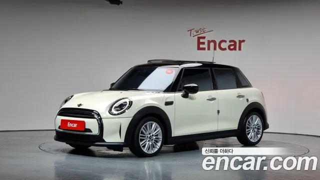Mini Cooper 5-Door Classic Plus