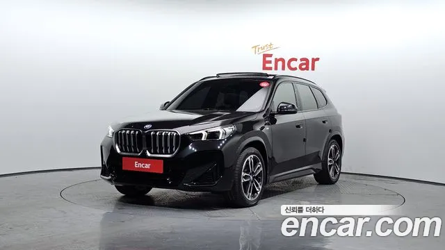 BMW iX1 xDrive 30 M Sport