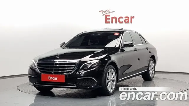 Mercedes-Benz E-Class E300 4MATIC Exclusive