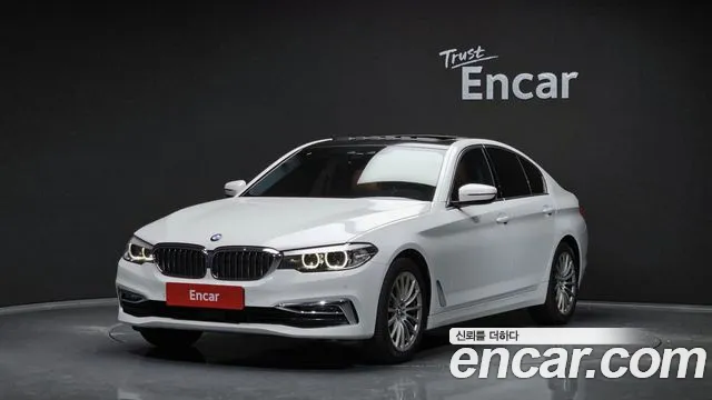BMW 5-Series 520i Luxury