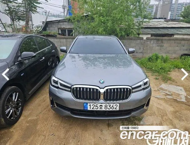 BMW 5-Series 520i Luxury