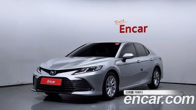 Toyota Camry 2.5 LE Hybrid