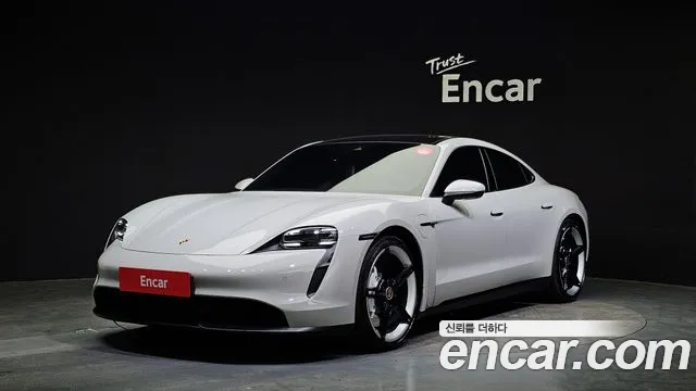 Porsche Taycan Base