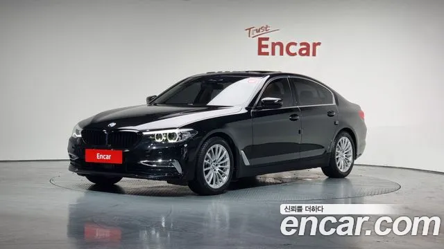 BMW 5-Series 520i Luxury