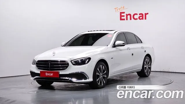 Mercedes-Benz E-Class E300e 4MATIC Exclusive