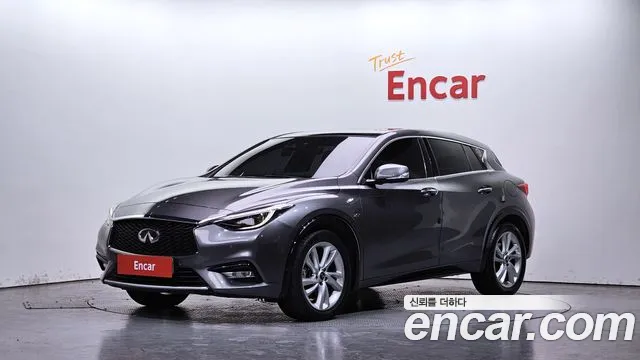 Infiniti Q30 2.0 Essential