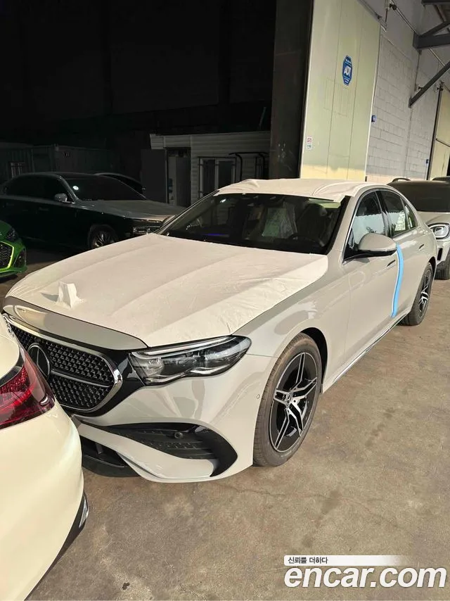 Mercedes-Benz E-Class E300 4MATIC AMG Line