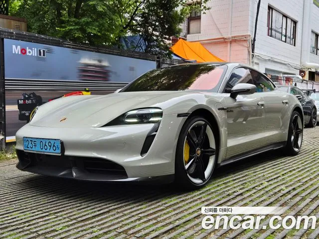 Porsche Taycan Turbo S