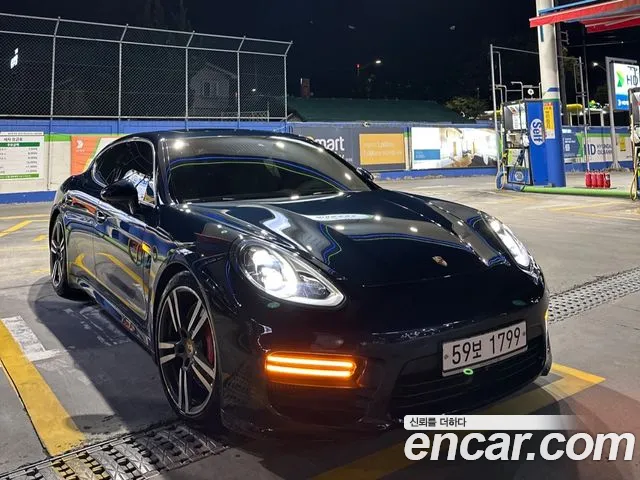 Porsche Panamera 4.8 Turbo