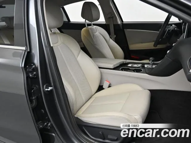 Genesis G70 2.0T AWD