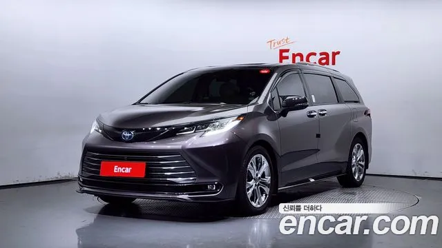 Toyota Sienna 2.5 Hybrid 2WD