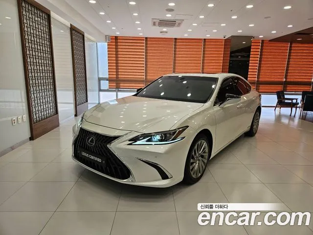 Lexus ES Luxury Plus