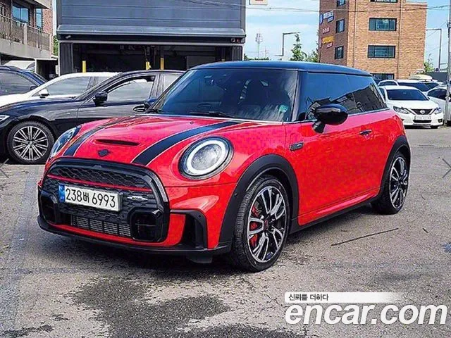 Mini Cooper JCW Launch Pack