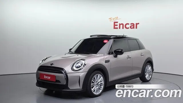 Mini Cooper 5-Door Classic Plus