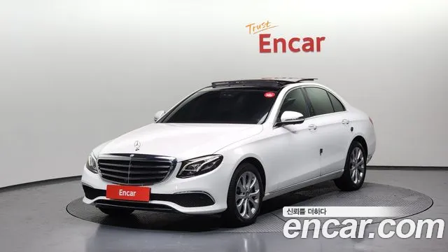 Mercedes-Benz E-Class E300 4MATIC Exclusive