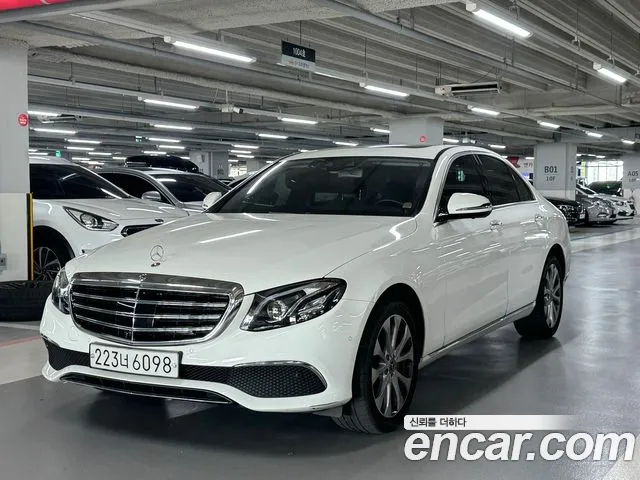 Mercedes-Benz E-Class E300 4MATIC Exclusive