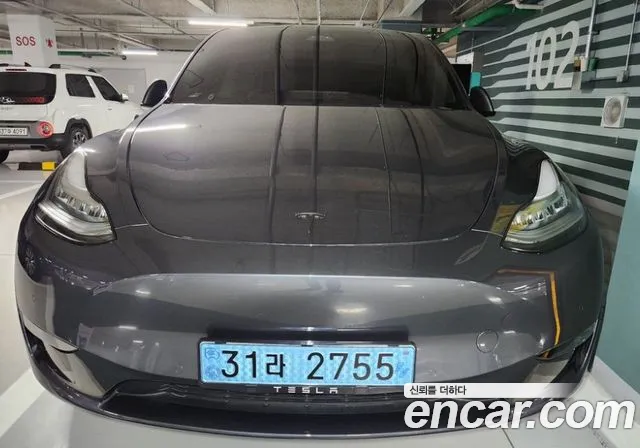 Tesla Model Y Long Range