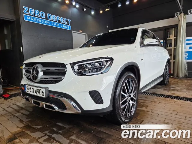 Mercedes-Benz GLC-Class GLC300e 4MATIC