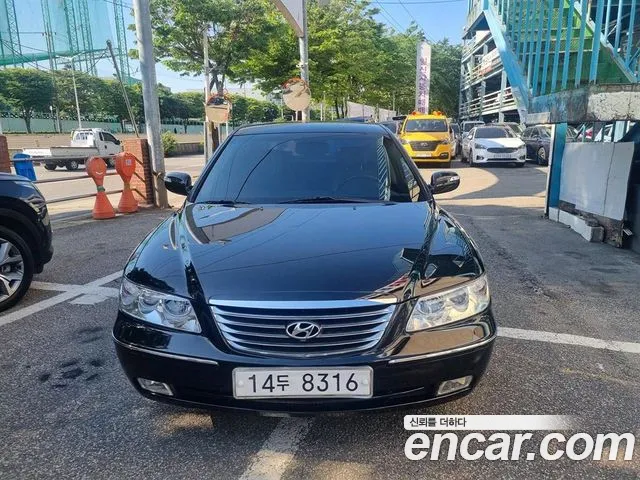 Hyundai Grandeur Q240 Deluxe