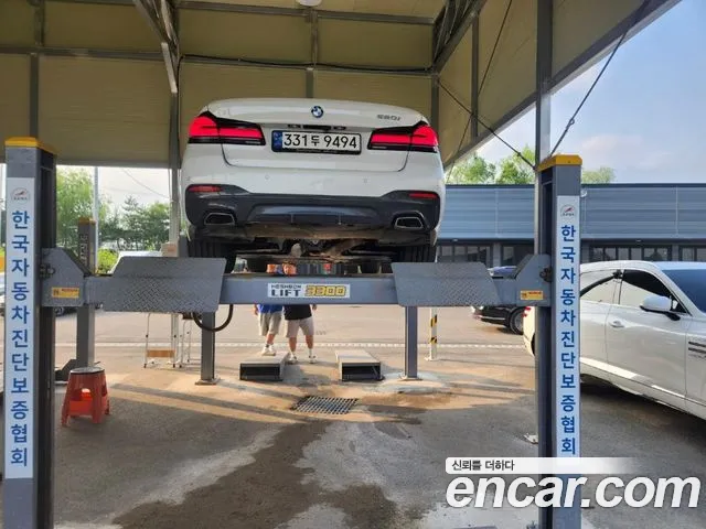 BMW 5-Series 520i M Sport