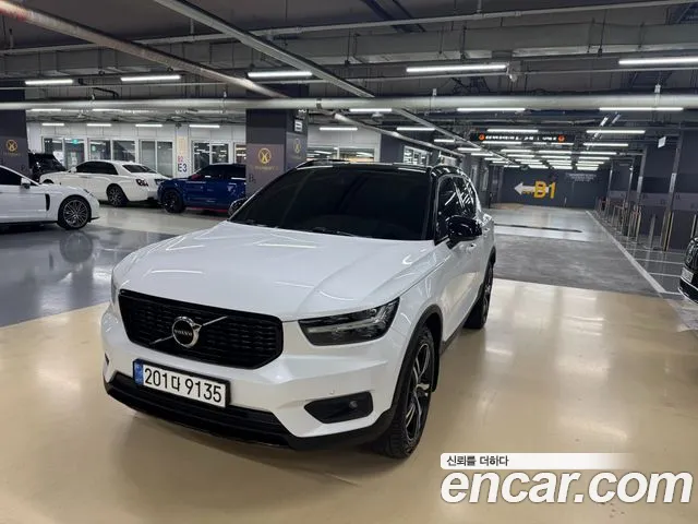 Volvo XC40 B4 R-Design