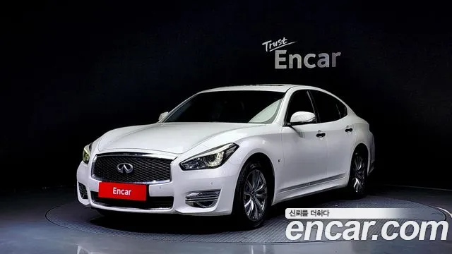 Infiniti Q70 3.7 AWD