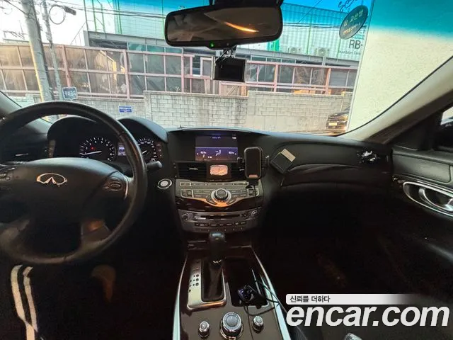Infiniti Q70 3.7 Style