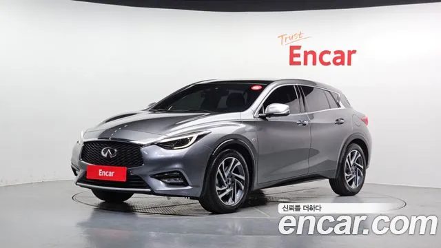 Infiniti Q30 2.0 Cafe Teak
