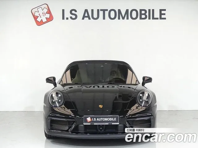 Porsche 911 Carrera 4 GTS Cabriolet