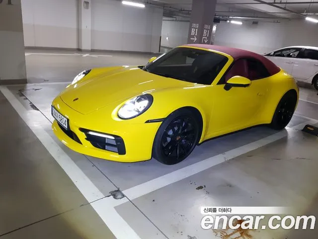 Porsche 911 Carrera 4 Cabriolet