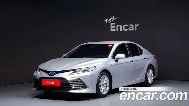 Toyota Camry 2.5 LE Hybrid