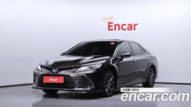 Toyota Camry 2.5 XLE Hybrid