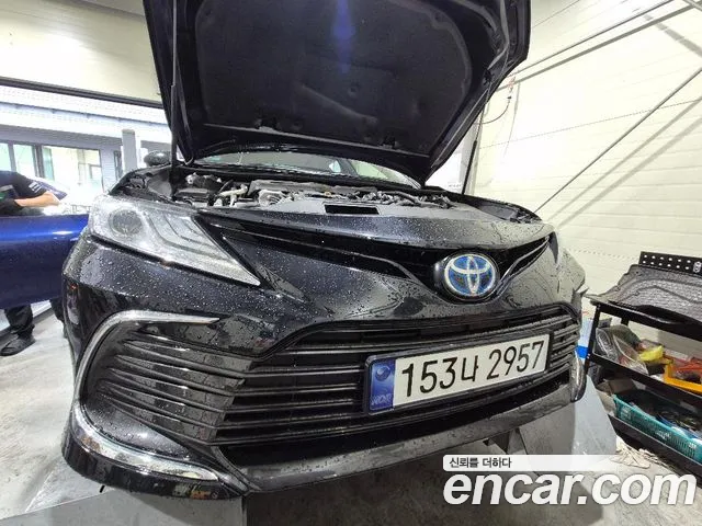Toyota Camry 2.5 XLE Hybrid