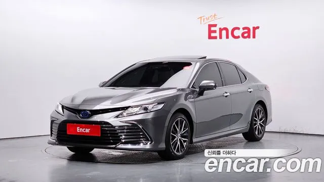 Toyota Camry 2.5 XLE Hybrid