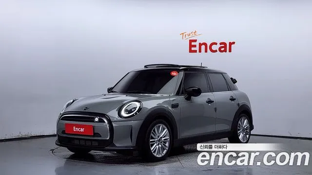 Mini Cooper 5-Door Classic Plus