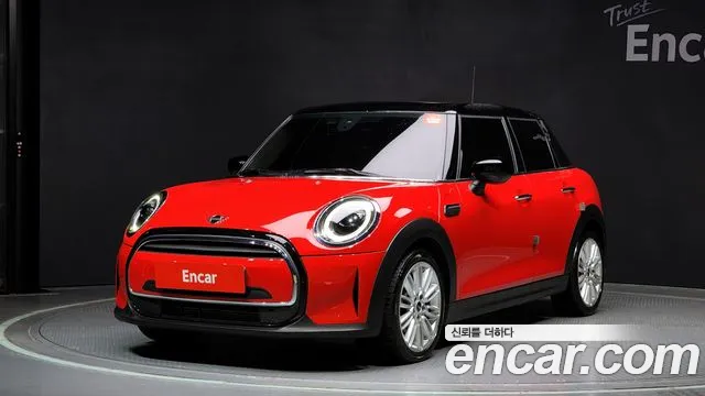 Mini Cooper 5-Door Classic Plus