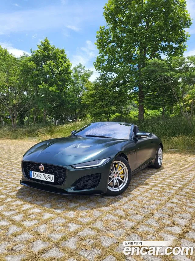 Jaguar F-TYPE P300 Convertible