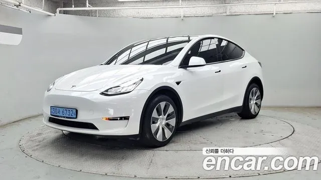 Tesla Model Y Long Range