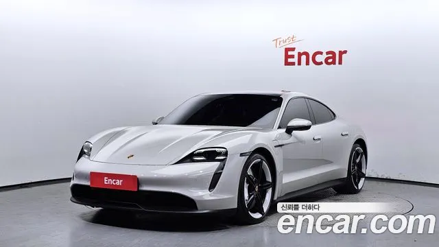 Porsche Taycan Base