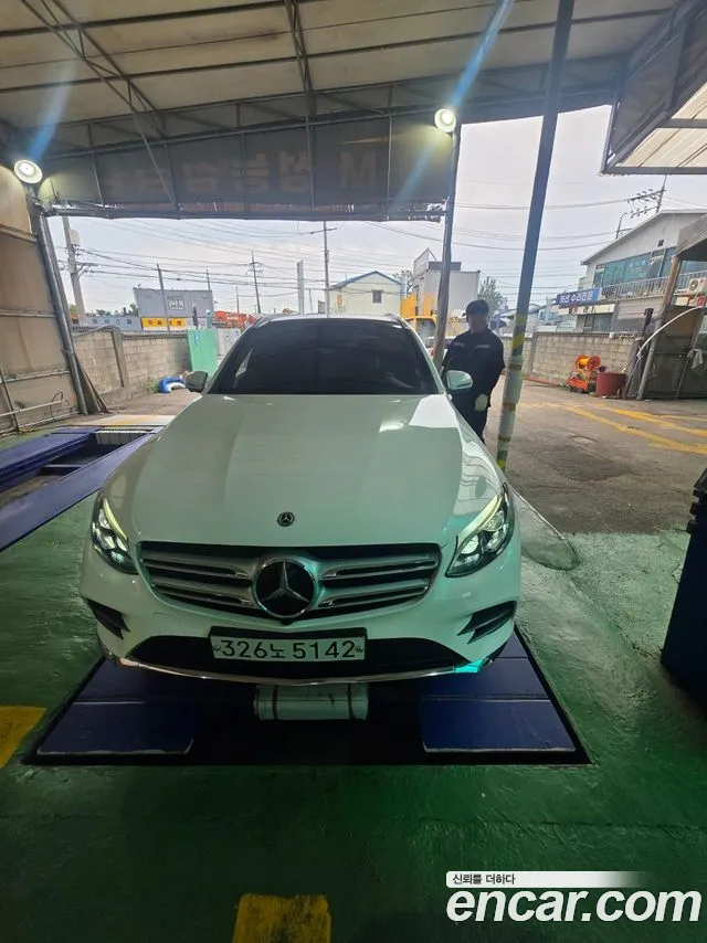 Mercedes-Benz GLC-Class GLC350e 4MATIC AMG Line