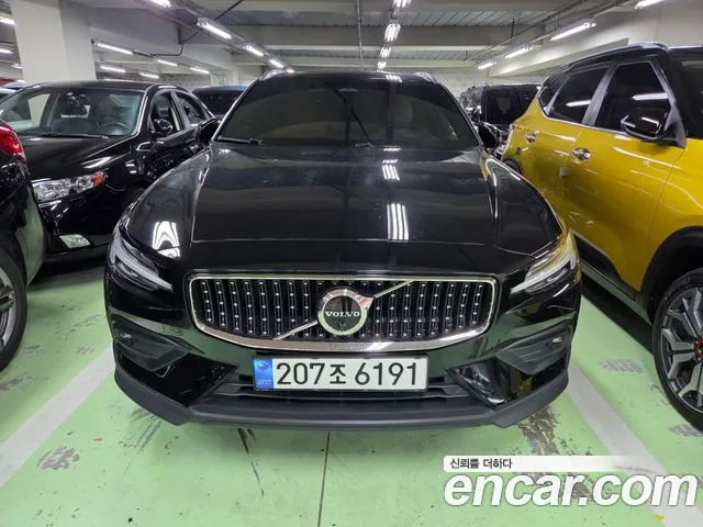 Volvo V60 B5 Ultimate AWD