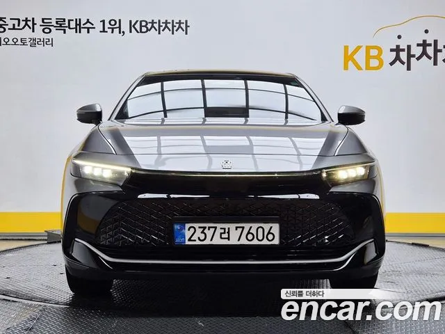 Toyota Crown 2.5 4WD Hybrid