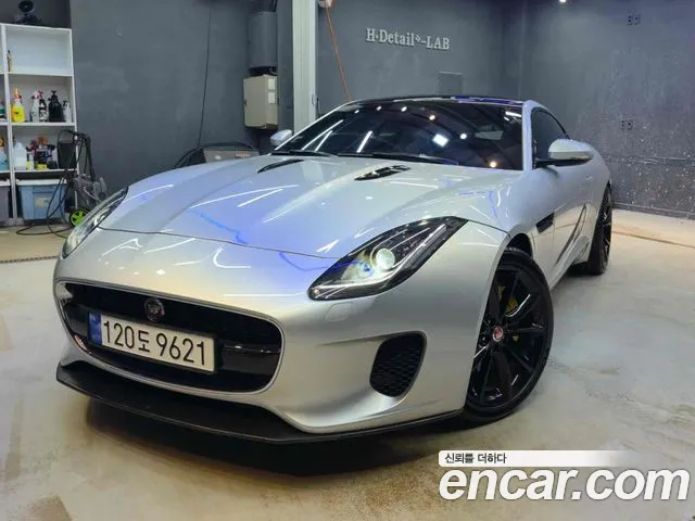 Jaguar F-TYPE P300 Coupe